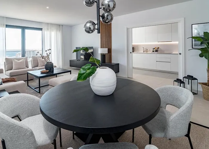 Lme9. F2 - Class Flat In Near * 埃斯特波纳